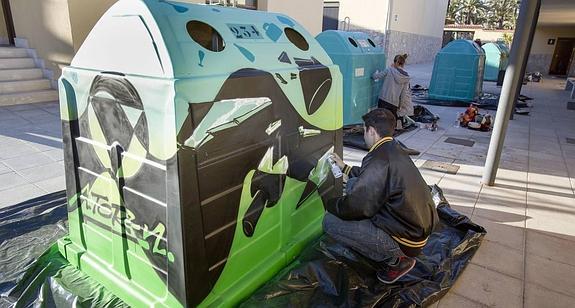 El 'Víbora' salta a los contenedores de vidrio