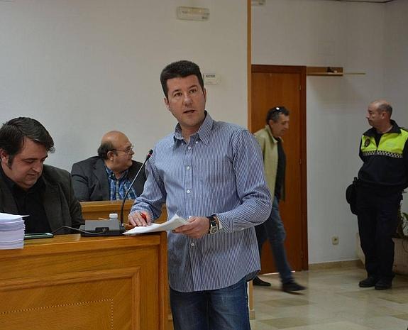 El PP aborta el intento de la oposición de dejar a Camps sin título de Hijo Adoptivo