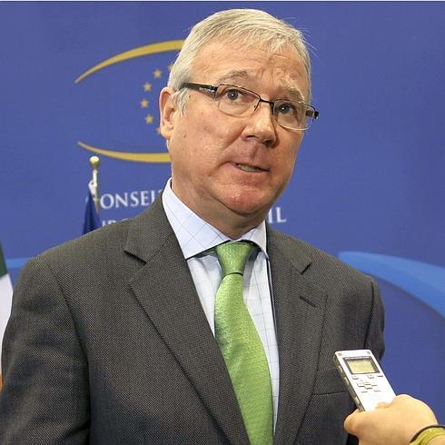 Valcárcel considera que «no es honesto» llevar a la Eurocámara «contiendas internas»