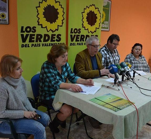 LV presenta su equipo de campaña