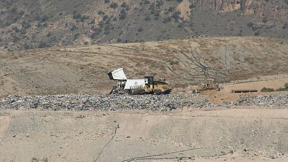 Presentan 632 alegaciones en contra de la ampliación de la planta de residuos de Fontcalent