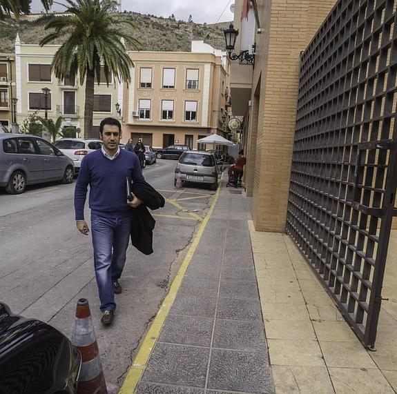 El juez exime a Medina de cometer irregularidades con las cuotas del D6