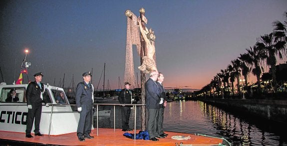 El Cristo que viene del mar