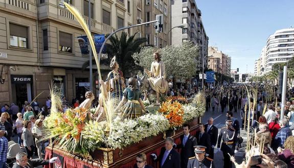 Alicante arropa a 'La Burrita'