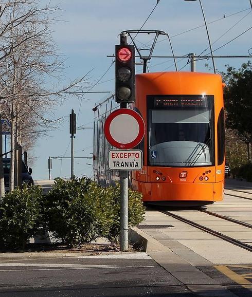 Los maquinistas del TRAM, en huelga durante Semana Santa y Santa Faz