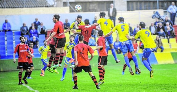 El Orihuela trabaja para ganar al colista