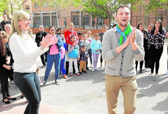 Sánchez Zaplana baila en el Día de los Gitanos