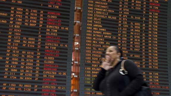 La huelga de controladores galos cancela 15 vuelos en Alicante y Valencia