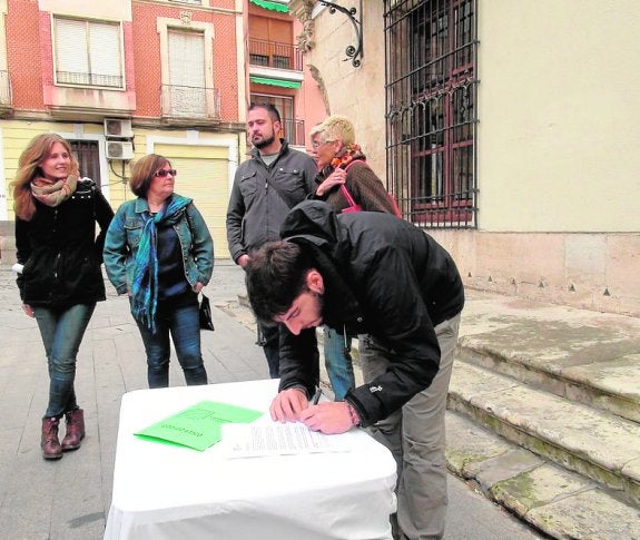Los candidatos de Cambiemos Orihuela firman su código ético de transparencia