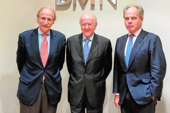 BMN y Caser donan 19.200 euros a Unicef-España