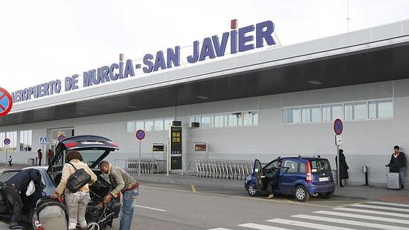 El aeropuerto de San Javier no levanta cabeza y sufre otro desplome del 25% en marzo