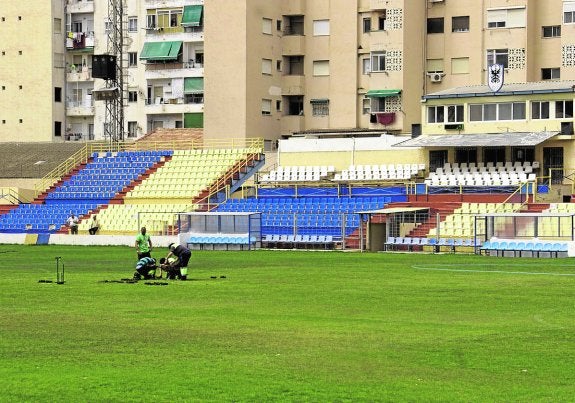 Deportes amenaza con desalojar al Orihuela de Los Arcos si no acuerdan el uso del campo