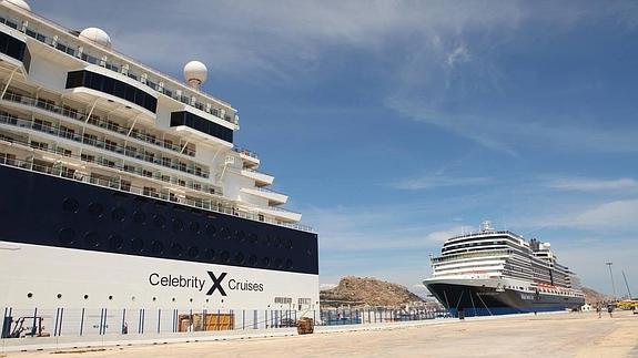 Más de 3.800 turistas llegan a Alicante a bordo de dos cruceros