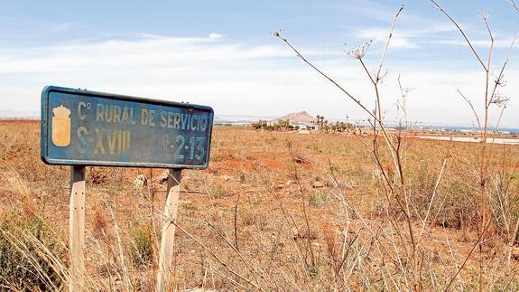 La falta de un decreto regional bloquea la limpieza de terrenos de Novo Carthago