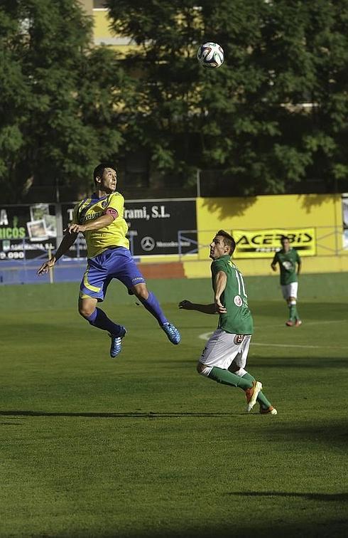 Alfaro no vence ni convence