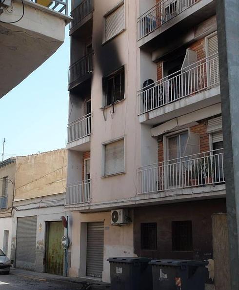 Un cortocircuito provoca el incendio de un piso en Dolores