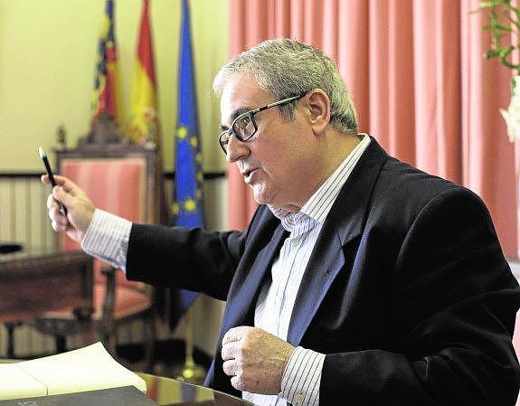 «El día que salga por esta puerta se cumplirá el plan de estabilidad»