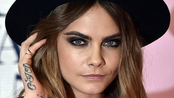 Cara Delevigne confirma su relación amorosa con la cantante Annie Clark