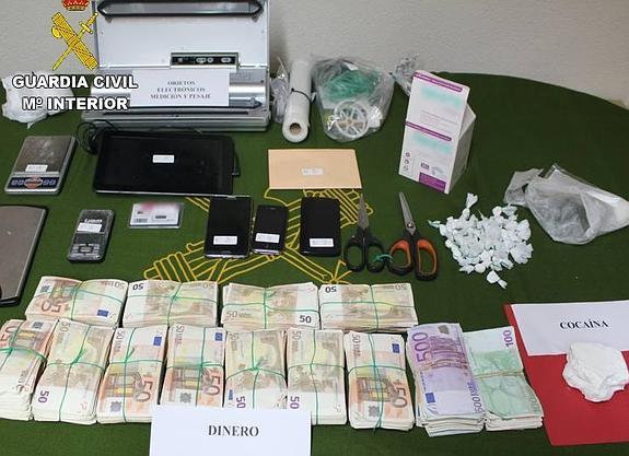 Detienen a seis personas tras desactivar dos puntos de venta de droga en Altea