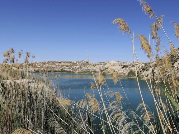 El Ayuntamiento abre la puerta a la protección de las lagunas de Rabasa