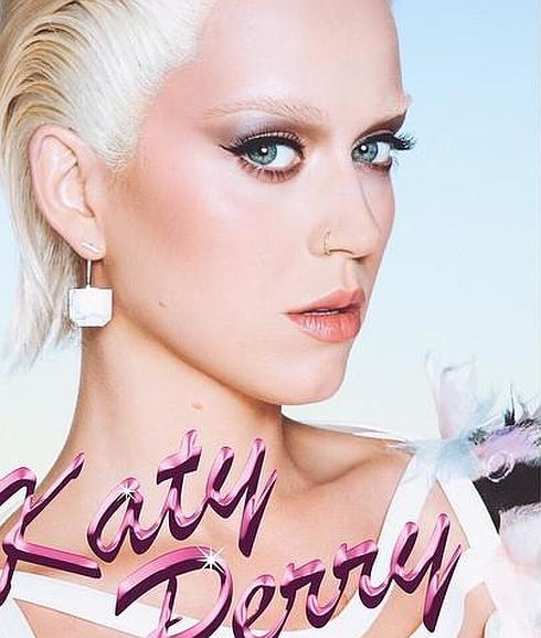Katy Perry se pasa al rubio platino