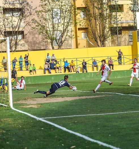 El Orihuela golea y vuelve a aspirar a la fase de ascenso
