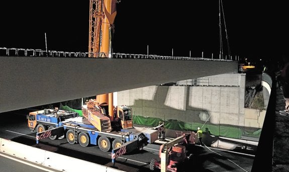 Obras para el puente de la Costera Sur sobre la A-30