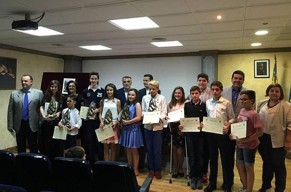 Alumnos de Santo Domingo obtienen premios en un certamen literario de Cox