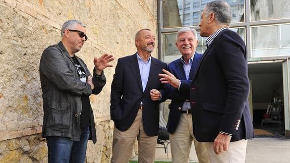 Pérez-Reverte: «El diálogo sigue siendo el único mecanismo de salvación»