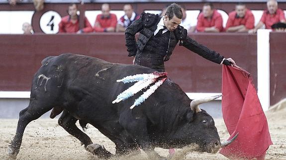 Polémica faena de Manzanares
