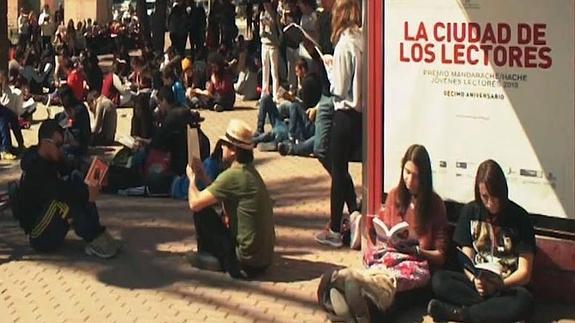 El Premio Mandarache lanza una acción de lectura colectiva