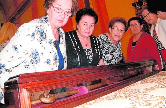 El bastón de Santa Teresa luce en la iglesia del Carmen