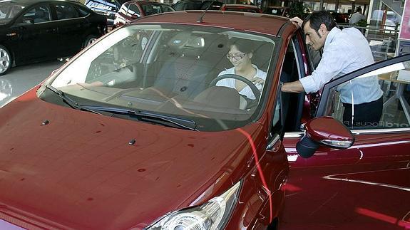 Las ventas de coches aumentaron un 8,63% en la Región durante mayo