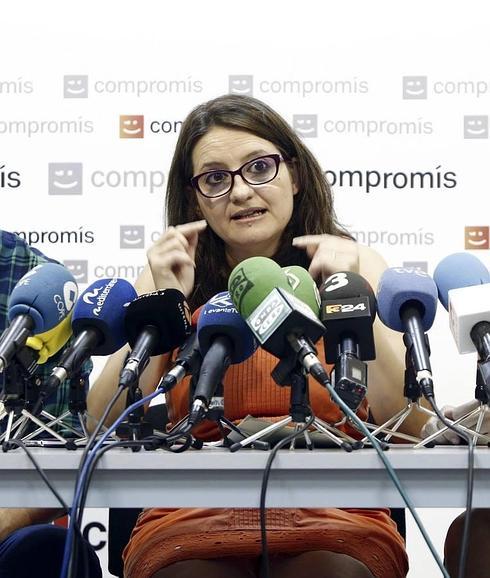 Oltra: «Aquí alguno quiere cambiar el cromo del Coyote por el de Messi»