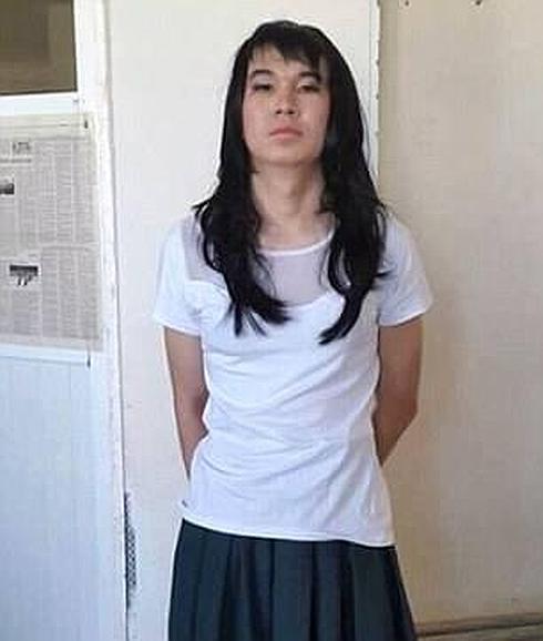 Se hace pasar por su novia en un examen de selectividad