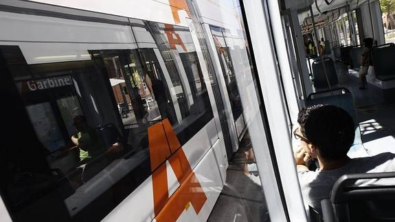 El TRAM amplía el servicio para cubrir las Hogueras