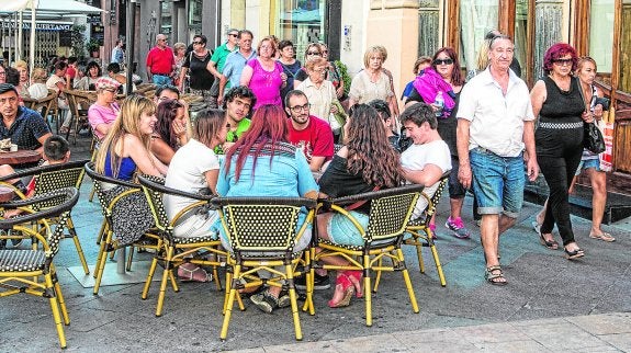 Las Hogueras dejarán 30 millones de euros en la ciudad y se crearán 10.000 empleos