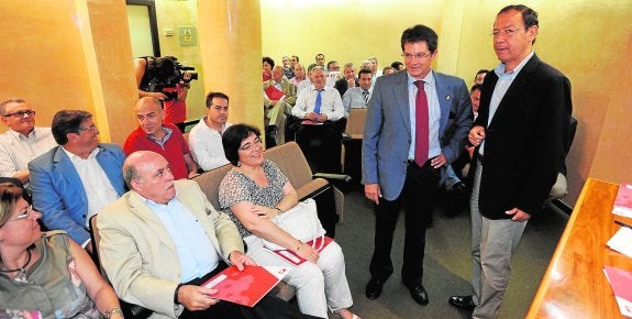 El PSOE quiere una presidenta para la Federación de Municipios de la Región