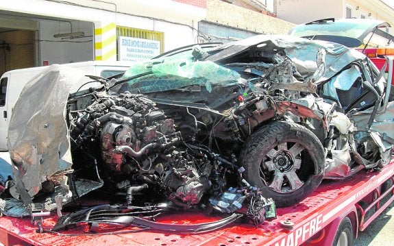 Una profesora muere al chocar con un camión en la carretera de Pliego