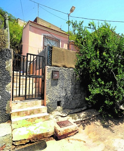 Aparece ahorcado en su celda un acusado de apuñalar a su mujer