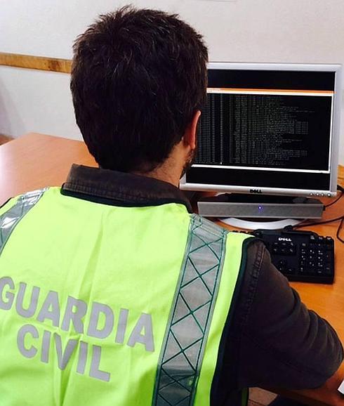 Detienen a una pareja en Alquerías por estafar a un discapacitado usurpando su identidad