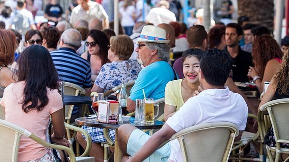 Pedirán al Consell la retirada de la declaración de Zona de Afluencia Turística para el centro