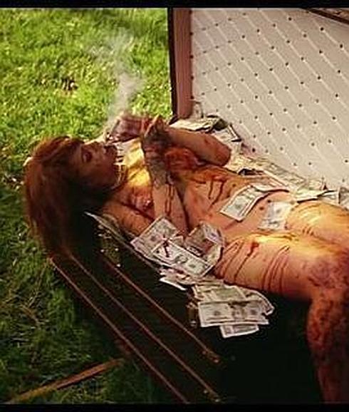 Rihanna deja boquiabuiertos a sus fans con su videoclip 'Bitch Better Have My Money'