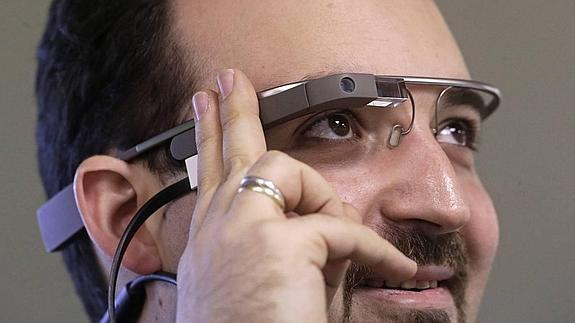 El Hospital de Alicante incorpora las Google Glass en el servicio de Urología