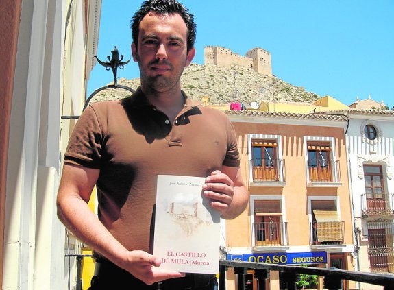 El historiador José Antonio Zapata escribe la primera obra sobre el castillo de Mula