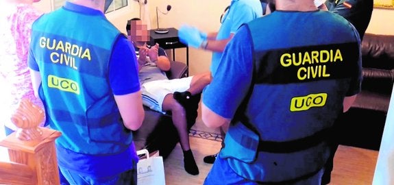 Apresan a una pareja por simular el secuestro de ella para pedir dinero