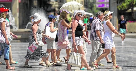 Alerta sanitaria por una ola de calor que rompe la barrera de los 40 grados