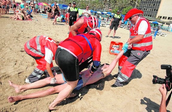 Cruz Roja ha rescatado en lo que va de año a 79 personas en las playas de la provincia