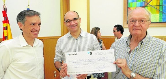 Donan 4.000 euros para la compra de alimentos