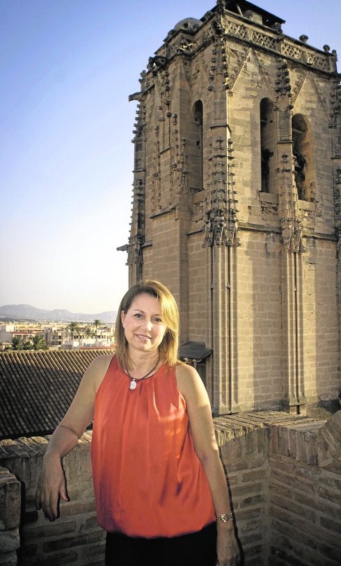 «El punto de vista de la mujer enriquece la fiesta»